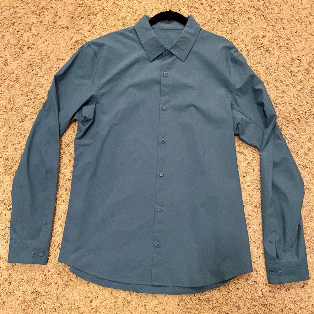 Large Men’s Lululemon Button Down Shirt